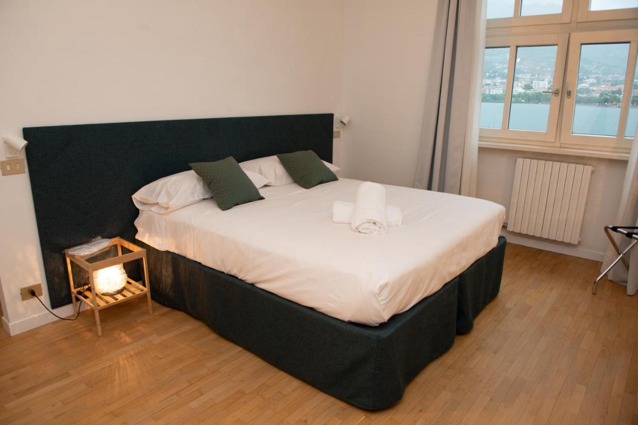 Little Marina Apartment Мальграте Экстерьер фото